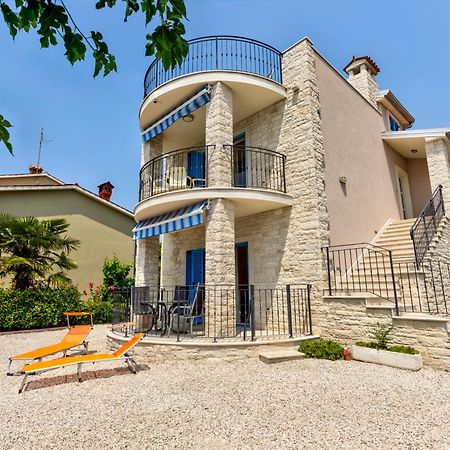 Apartment In Villa Moletto Seaside & Relax - 4 Guests Lovrečica Екстериор снимка