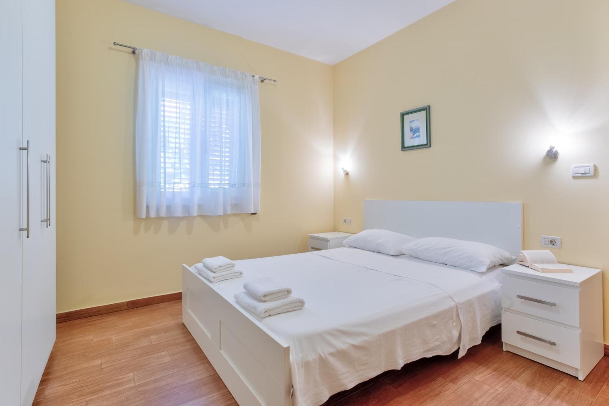 Apartment In Villa Moletto Seaside & Relax - 4 Guests Lovrečica Екстериор снимка